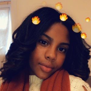 Meet your Posher, Aisha